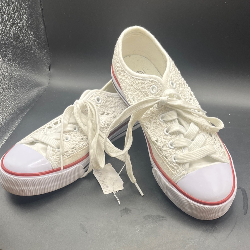 Converse Women's Off-White Textured Sneakers